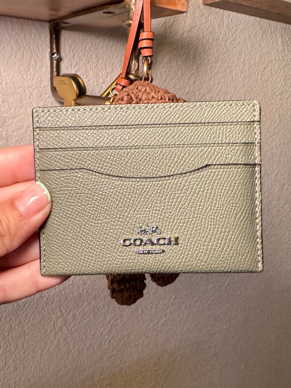 COACH | EUC | Sage Green Leather Card Holder with Logo